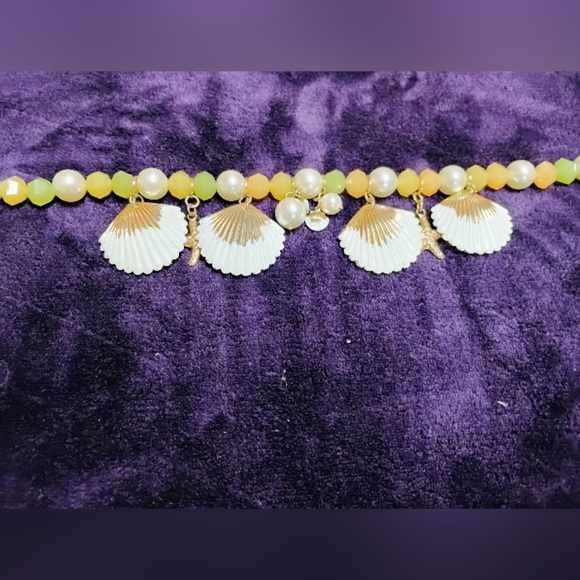 Nautical Seashell Gold and White Beach-Inspired Necklace with Shell Pendants - Picture 4 of 5